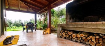Cottage surrounded by greenery ideal for families