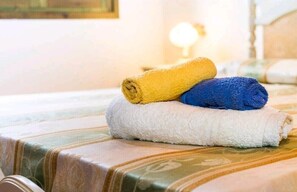 2 bedrooms, iron/ironing board, bed sheets