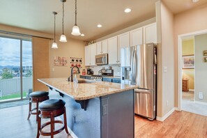 Mikrowelle, Ofen, Herdplatte, Geschirrspüler