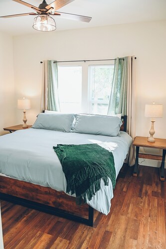 Charming 2-bedroom cottage built with children and pets in mind.