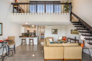 Appart'hôtel, 1 très grand lit et 1 canapé-lit (Kona Alii 707) | Coin séjour