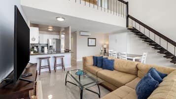 Appart'hôtel, 1 très grand lit et 1 canapé-lit (Kona Alii 707) | Coin séjour