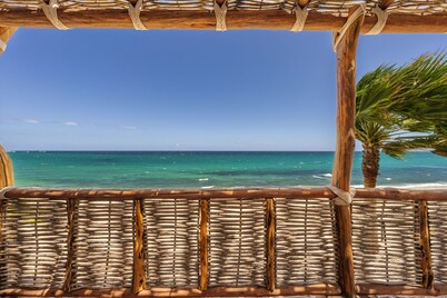 Horizonte Sereno.
Soñaras despierto con el cantar de las olas y la vista al mar