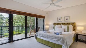 3 bedrooms, iron/ironing board, free WiFi, bed sheets - Villa Lumina | Port Douglas (PORT DOUGLAS)
