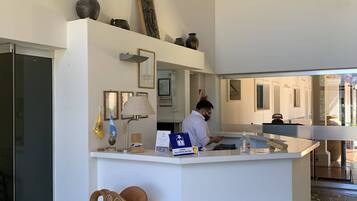 Televisión de pantalla plana, impresora