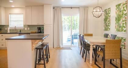 Includes a GOLF CART! Close to the beaches & Downtown OS! Adventure on Arbor