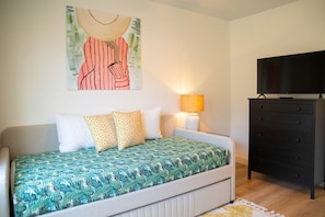3 chambres, fer et planche à repasser, lit parapluie, Wi-Fi gratuit
