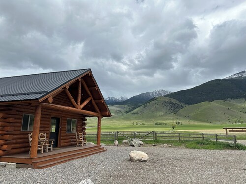 Absaroka Cabin in Paradise Valley nearYellowstone River…just completed