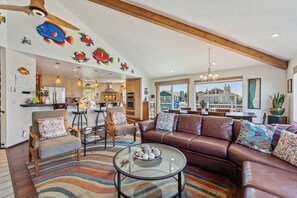 Smart TV, fireplace, DVD player, foosball - Ocean Views! Large Unique home with wrap around deck, 3 bedrooms, large kitchen! (Manzanita)