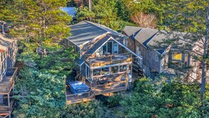 Exterior - Sea Cliff (Manzanita)