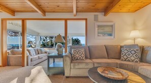 Smart TV, fireplace, offices - Sea Cliff (Manzanita)