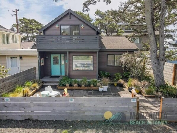 Unclassified image, 1 of 38, button