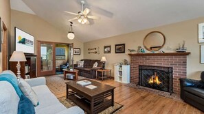 Unclassified image, 5 of 46, button