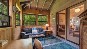 Unclassified image, 4 of 46, button