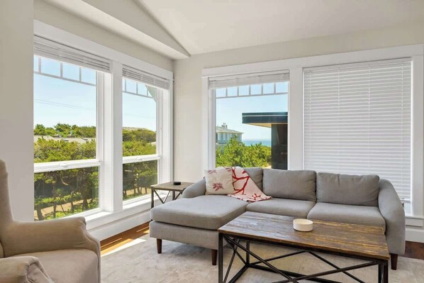 Unclassified image, 1 of 44, button