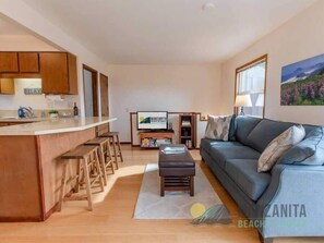 Unclassified image, 3 of 27, button