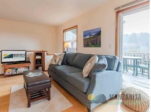 Unclassified image, 2 of 27, button