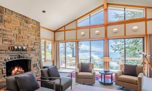 Interior - Neahkahnie Vista (Nehalem)