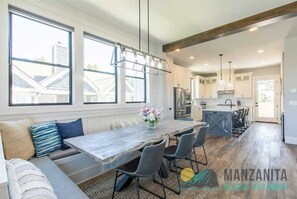 Dining - Light House (Manzanita)