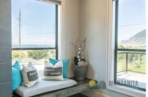 Unclassified image, 5 of 67, button