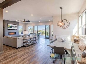 Unclassified image, 2 of 67, button