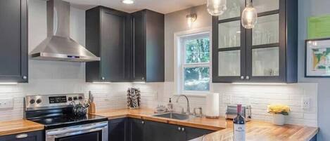 Refrigerador, microondas, horno, placa de cocina