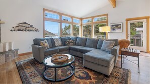 Smart TV, fireplace, DVD player, books