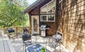 Unclassified image, 2 of 33, button