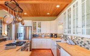 Uklassifisert bilde, 3 av 51, knapp