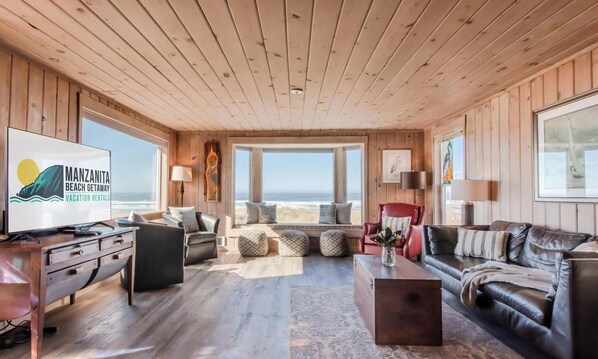 TV, fireplace - Stone's Throw by Manzanita Beach Getaway: Beachfront, Sleeps 16, Hot Tub (Manzanita)