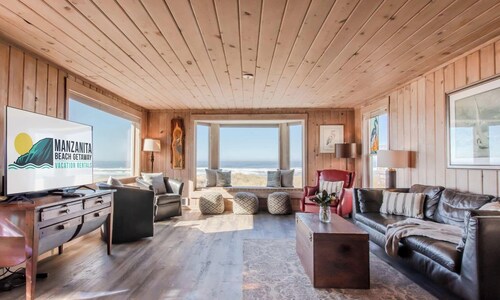 Stone's Throw by Manzanita Beach Getaway: Beachfront, Sleeps 16, Hot Tub