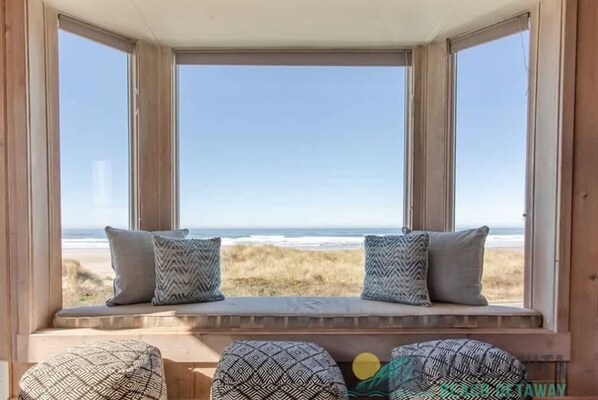 Unclassified image, 1 of 44, button