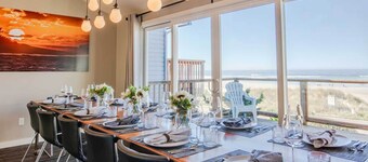 Beach Front, Large home with hot tub, sleeps 15, great property!