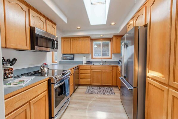 Unclassified image, 1 of 48, button