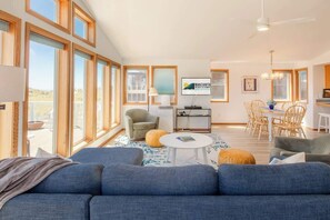 Unclassified image, 3 of 48, button