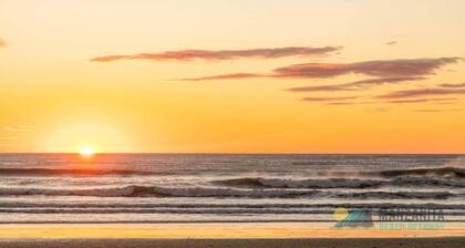 4 Blocks to the Beach and 1 Block to Downtown Manzanita!