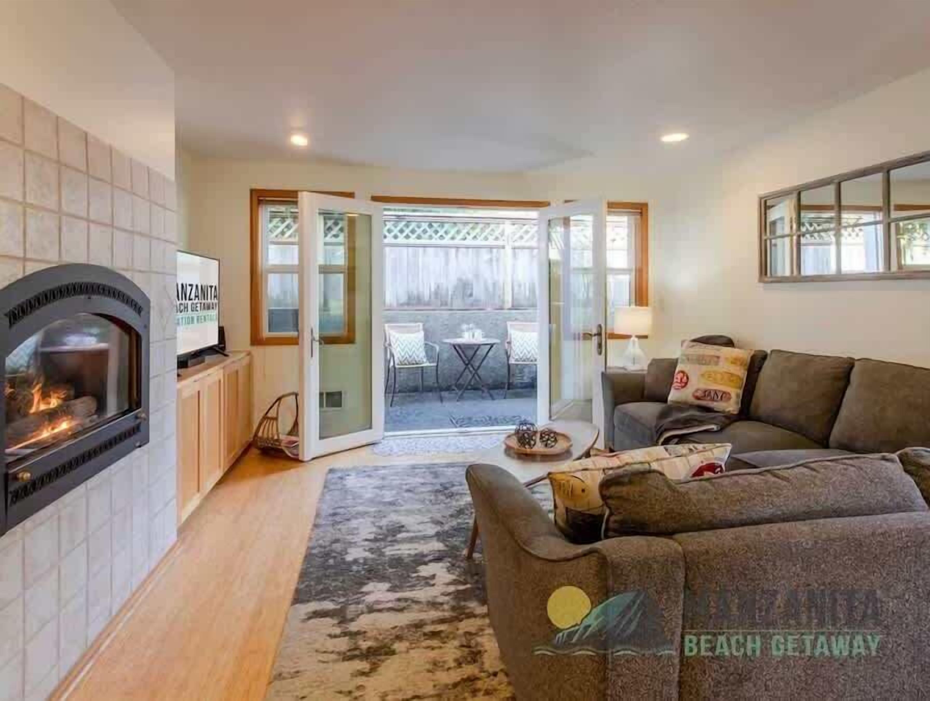 Téléviseur, foyer, bureau