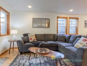 Unclassified image, 2 of 32, button