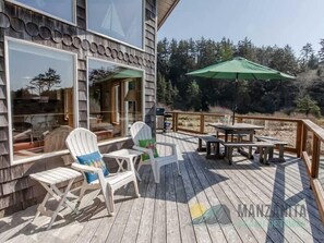 Unclassified image, 2 of 30, button