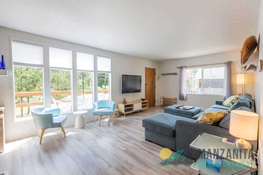 Sandpiper Surf By Manzanita Beach Getaway: Hot Tub, Dog-friendly, Prime Spot - Oswald West State Park, Arch Cape