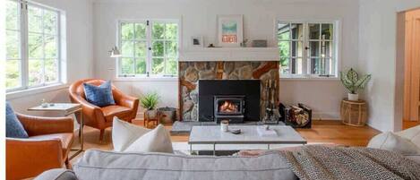 Smart-tv en een open haard