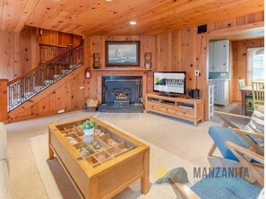 Smart TV, fireplace - Nomi`s Ark (Manzanita)