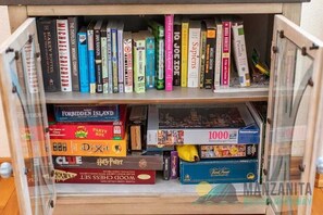 Game room - The Lookout (Manzanita)