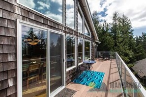 Unclassified image, 4 of 31, button