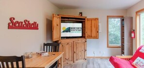 Unclassified image, 4 of 27, button - Beachcomber`s Cottage (Manzanita)