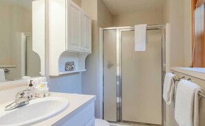 Unclassified image, 2 of 27, button - Beachcomber`s Cottage (Manzanita)