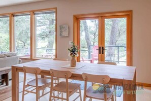 Unclassified image, 3 of 37, button