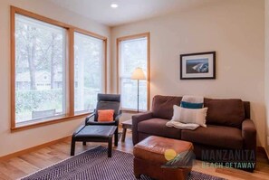 Unclassified image, 4 of 37, button