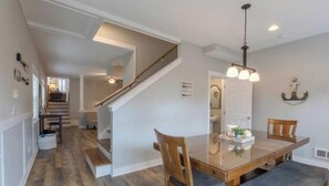 Unclassified image, 4 of 38, button