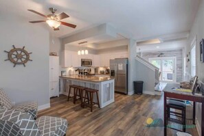 Unclassified image, 2 of 38, button